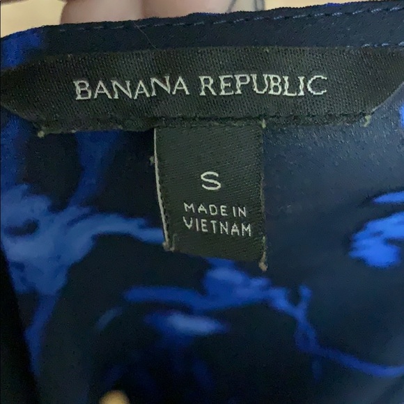 🍄Banana Republic• Blue Floral Bell Sleeve B… - Picture 2 of 5